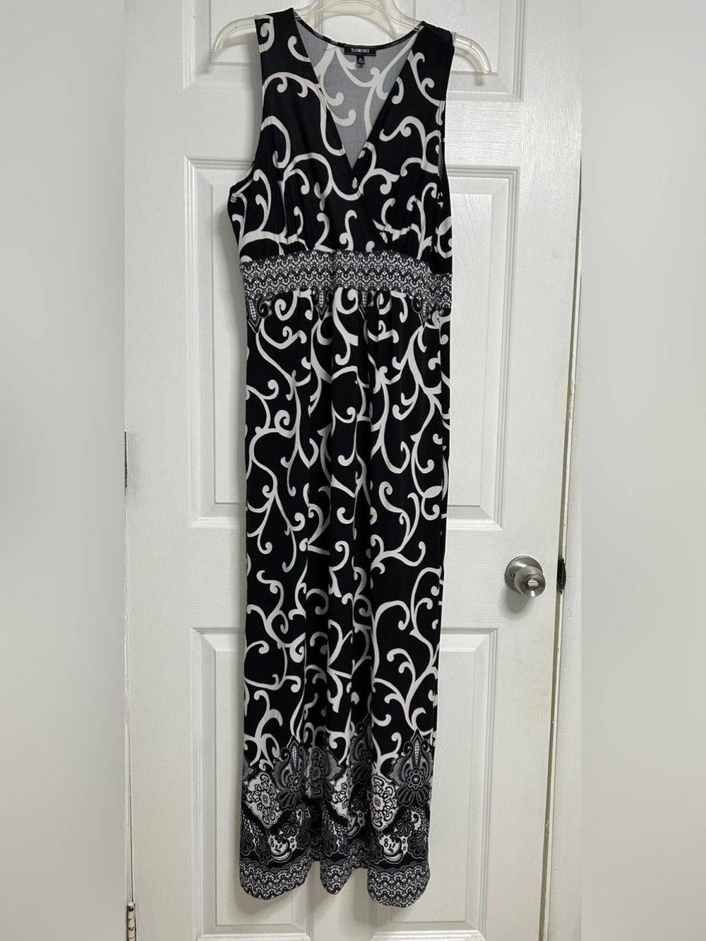 Elementz Black and White Sleeveless Midi Dress